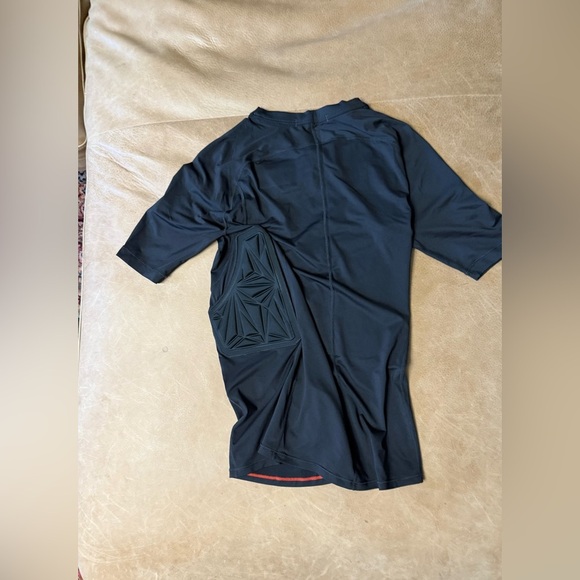 Moolah Women's Padded Compression Top Size Medium Cool/Breathable New - Picture 7 of 7